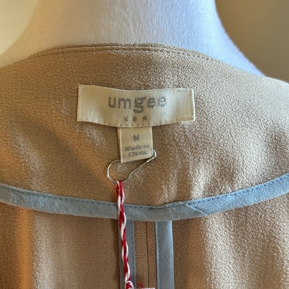 Umgee Medium Tan Blazer with zipper pockets - Picture 6 of 9